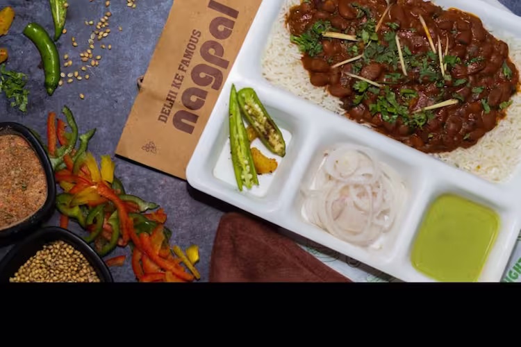 Top Places for Chaat, Roll & Momos in Faridabad